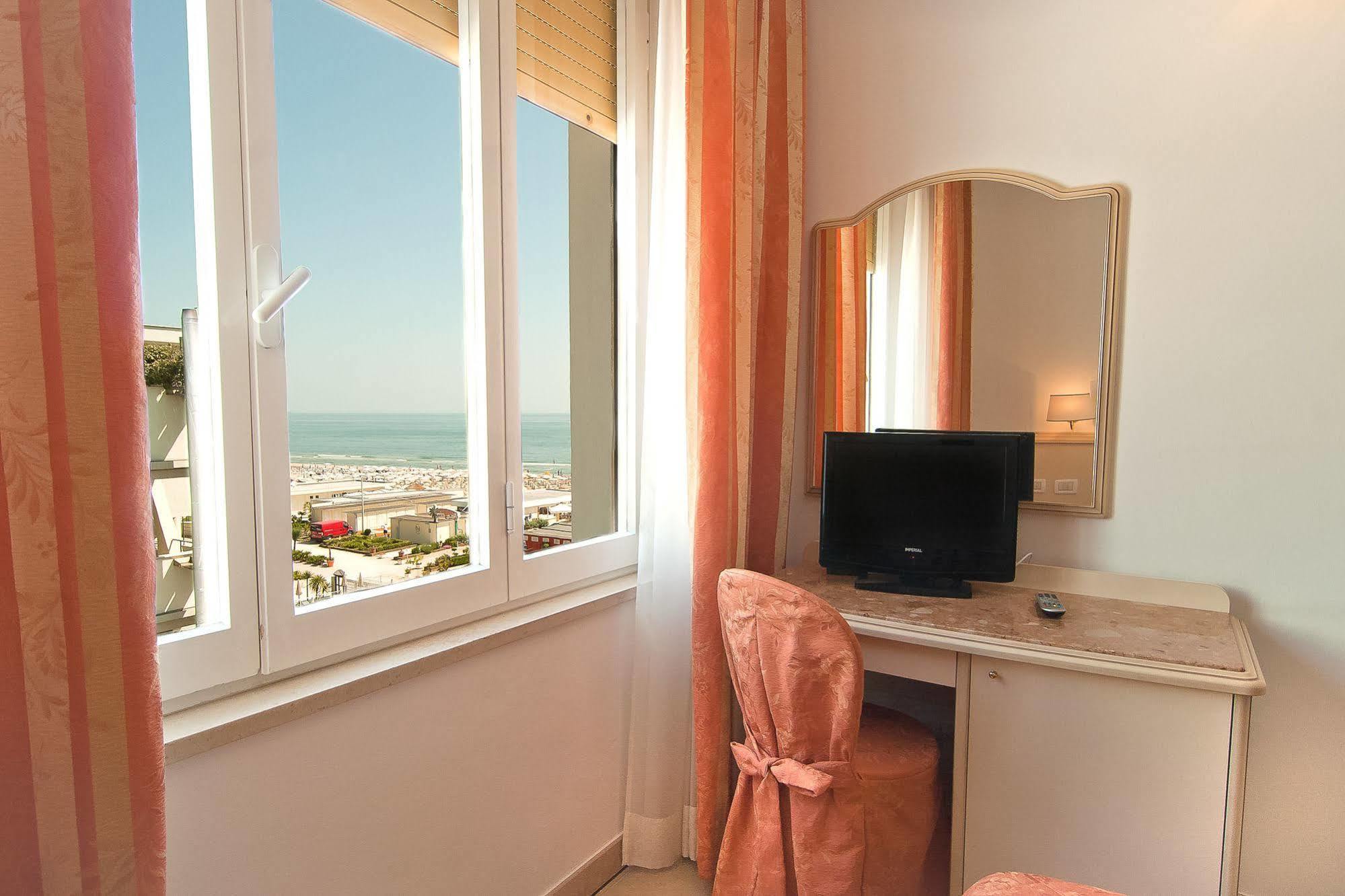 Hotel Mocambo Морской Милан Экстерьер фото